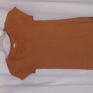 Old navy burnt orange tee.